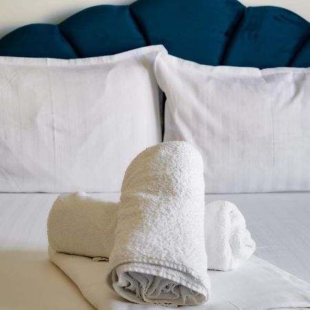 Luxury Suite Alezzi Beach Apartment Piscina Incalzita Sauna Jacuzzi Parking Неводарі Екстер'єр фото
