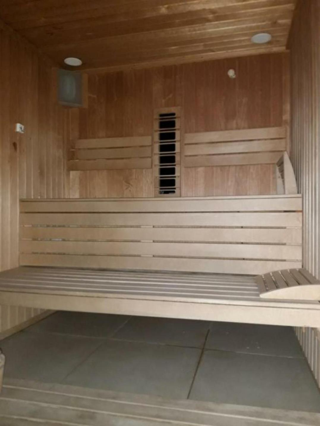 Luxury Suite Alezzi Beach Apartment Piscina Incalzita Sauna Jacuzzi Parking Неводарі Екстер'єр фото