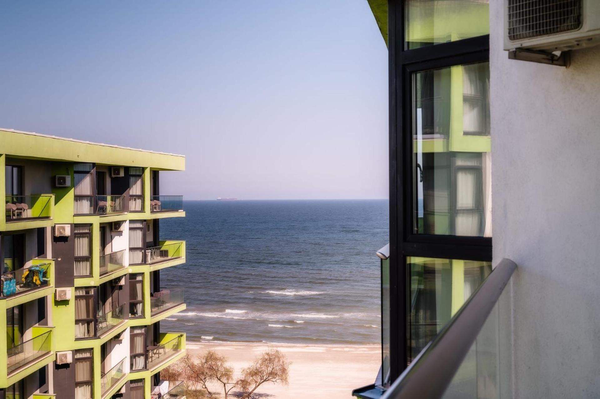 Luxury Suite Alezzi Beach Apartment Piscina Incalzita Sauna Jacuzzi Parking Неводарі Екстер'єр фото